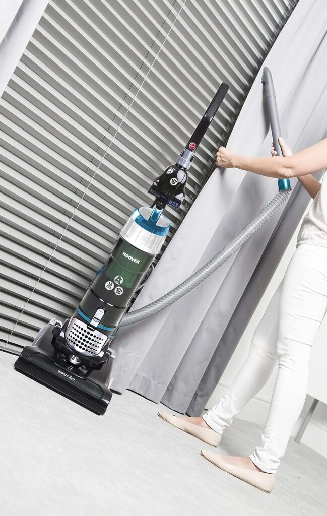 Hoover Breeze Evo TH31PFB001 Pets Bagless Upright Vacuum Cleaner