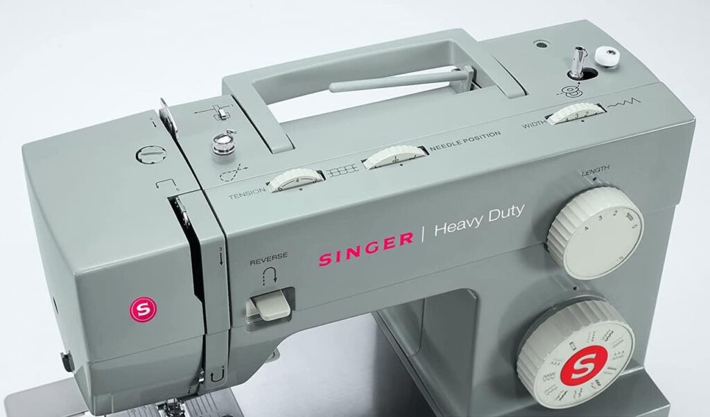 Singer Heavy Duty 4423 Sewing Machine, grey