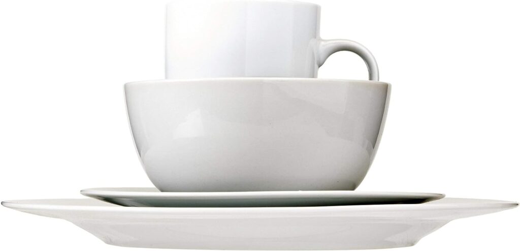 Amazon Basics 16-Piece Dinnerware Set, Service for 4, AB-grade porcelain, White