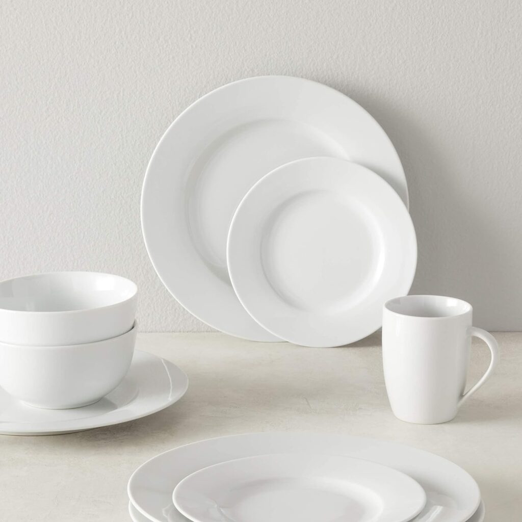 Amazon Basics 16-Piece Dinnerware Set, Service for 4, AB-grade porcelain, White