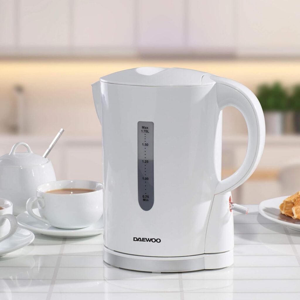 Daewoo Plastic Kettle, 1.7 Litres, Fast Boil, Lightweight, Easy Clean - White